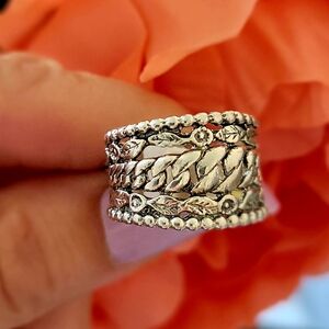 Elegant Silver Band Ring